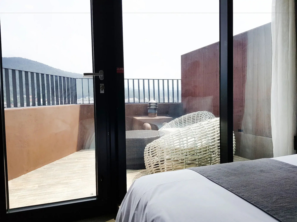 I-Jin Hotel