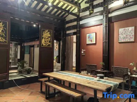 Xiaohe Chinese Inn (Chaozhou Ancient City Paifang Street)