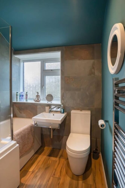 10-min to AB City Centre - Parking - Garden - Wifi