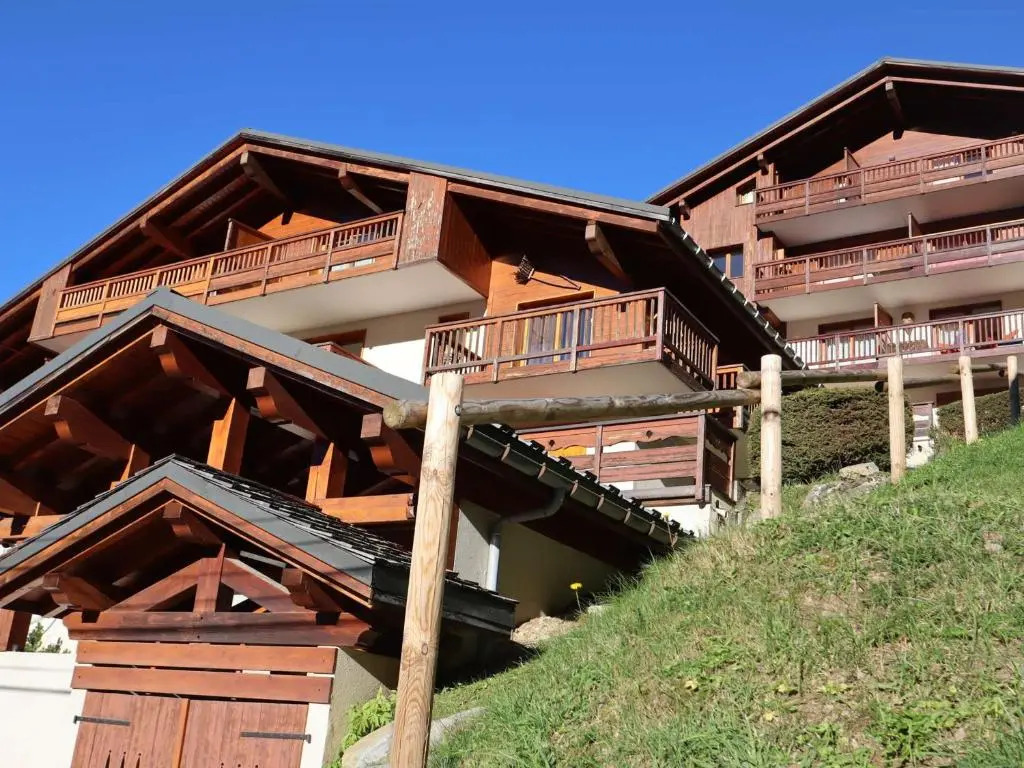 Appartement lumineux 2 chambres, parking, terrasse, proche commerces et pistes à Arêches-Beaufort - FR-1-342-226