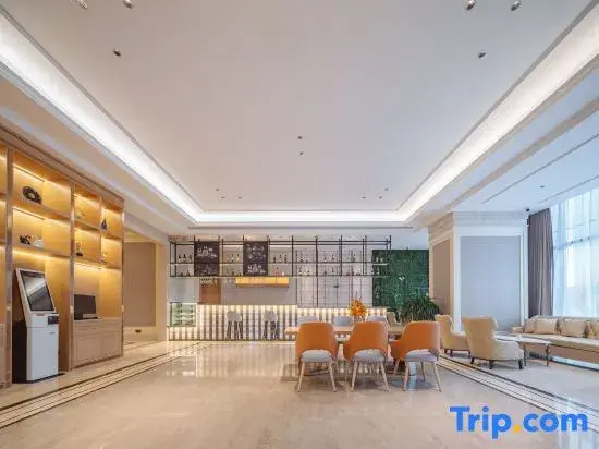 Vienna Hotel (Dali Erhai Railway Station Wanda Branch)