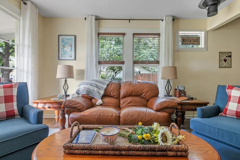 Cardinal Haus 2 Bedroom Home by RedAwning