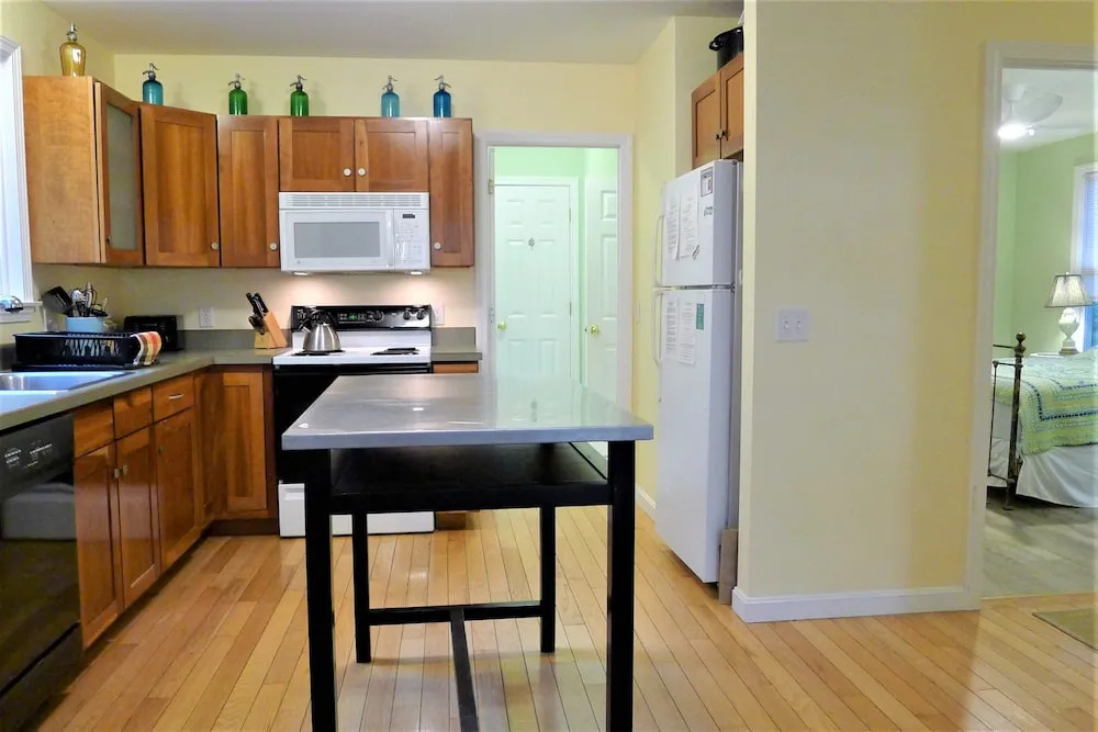 300 Gross Hill - 3 Bedroom House