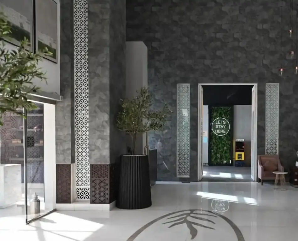 Ayan Hotel