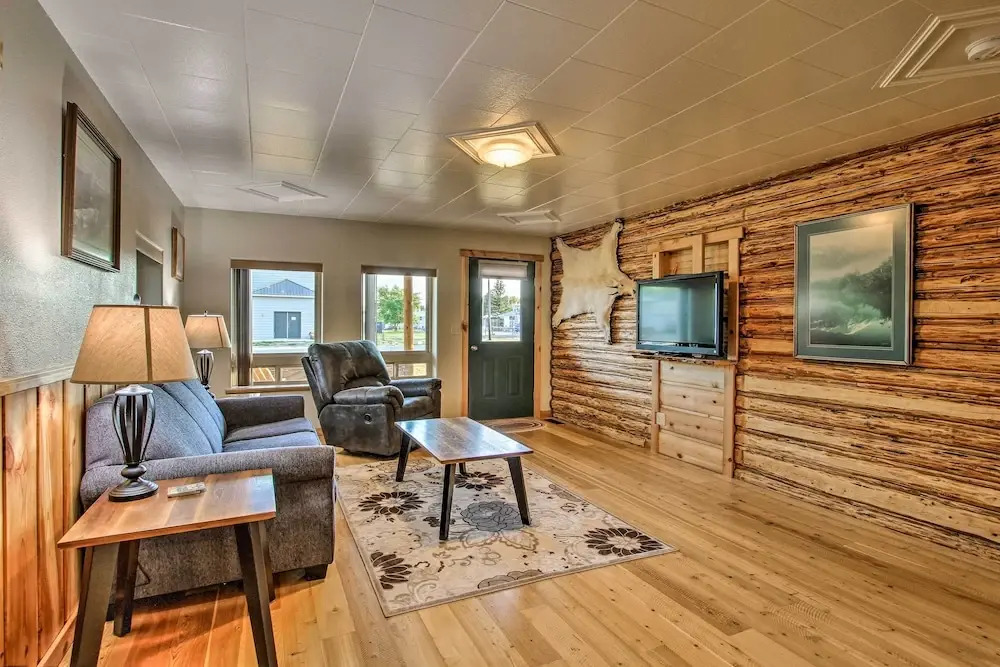 Pet-Friendly Augusta Cabin - Walk to Main Street