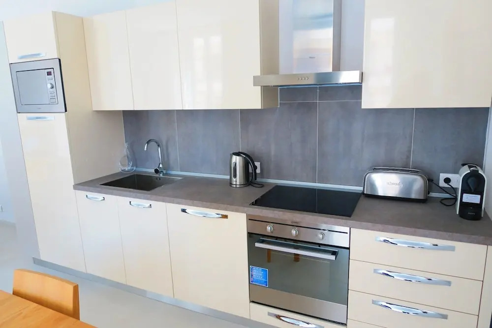Nestor&Jeeves - COLIBRI PRESTIGE - Central - Close sea