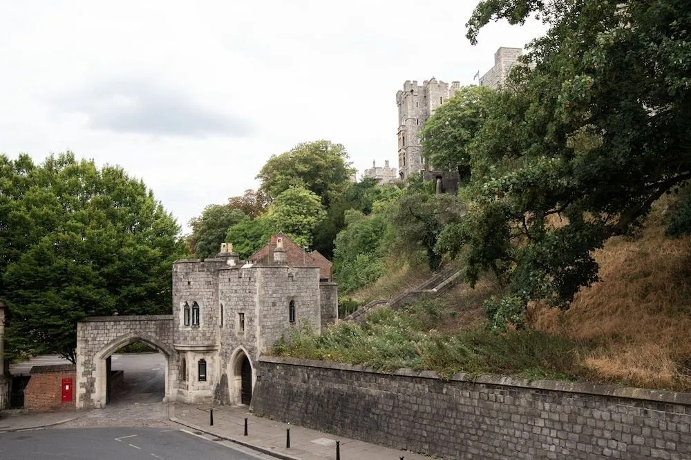Windsor Castle Apartments