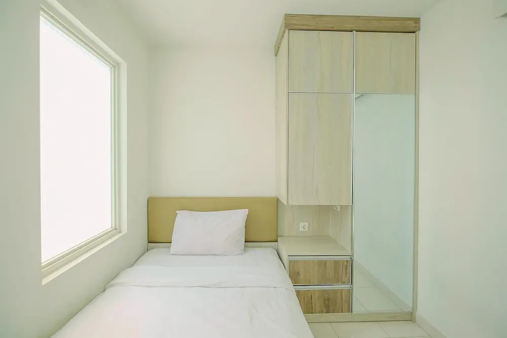 Homey And Comfy 2Br Sentul Tower Apartment