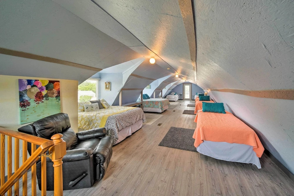 Updated Berger Cottage w/ Pool, on a Private Farm!
