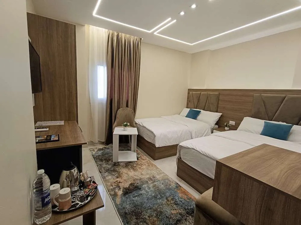 Discover pyramids inn