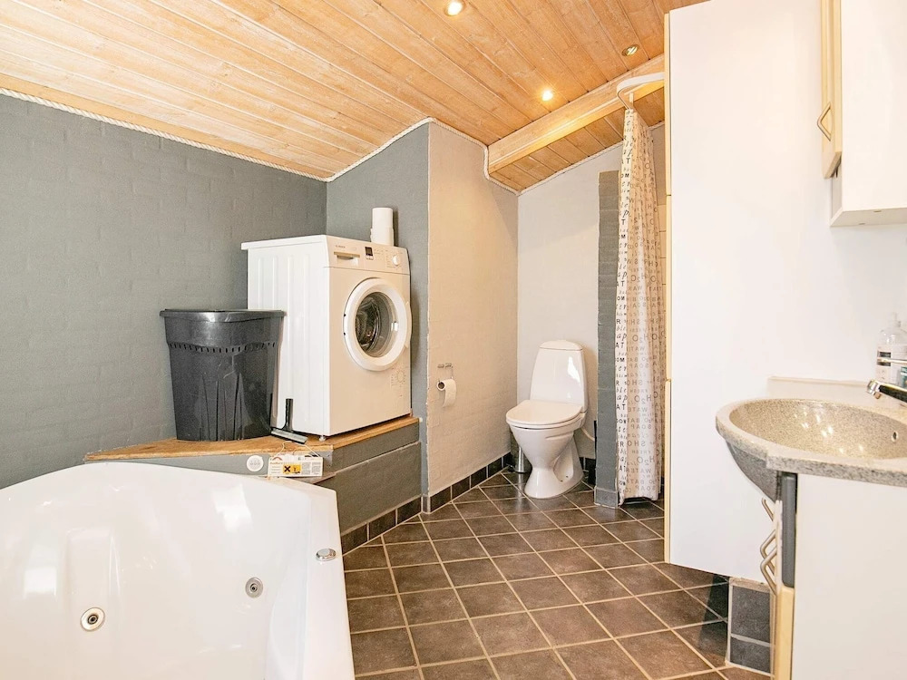 Cozy Home In Vejers Strand With Wifi