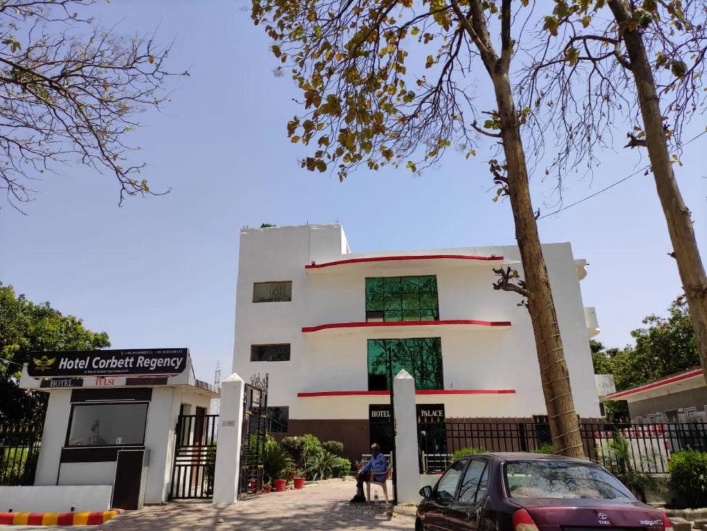 Hotel Corbett Regency