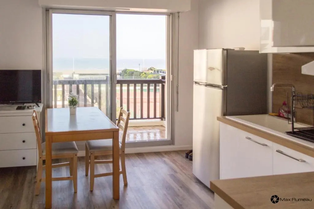 Studio moderne accès plage, piscine et tennis