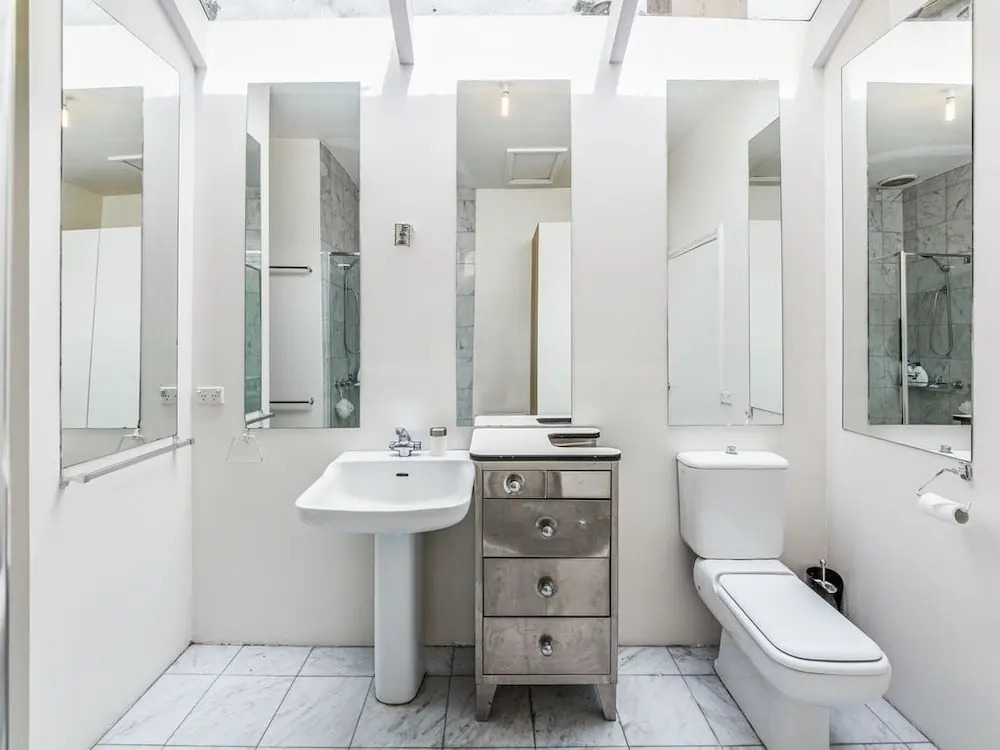 Spoilt for Choice 2-bed/2-bath + Free Parking