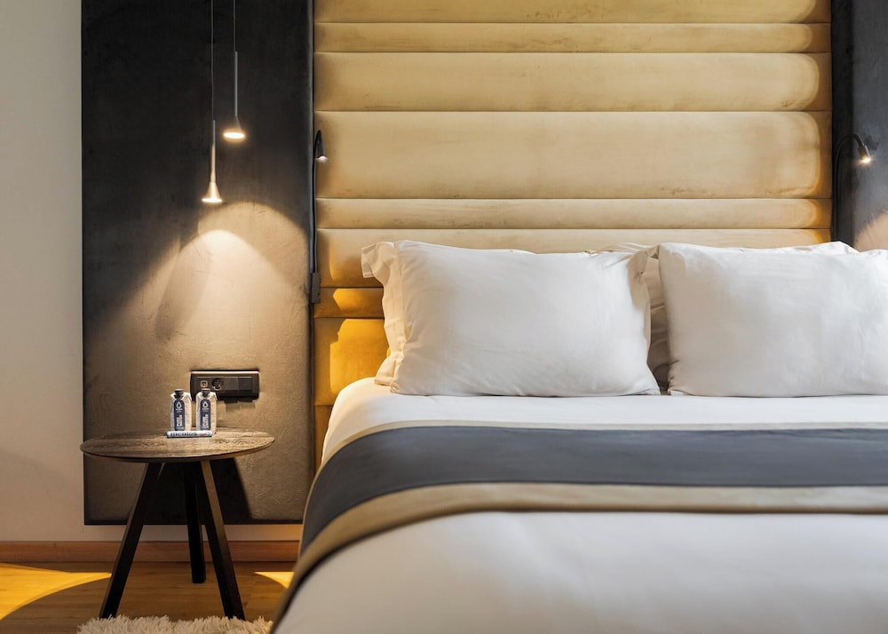 Athenian Riviera Luxurious Residence