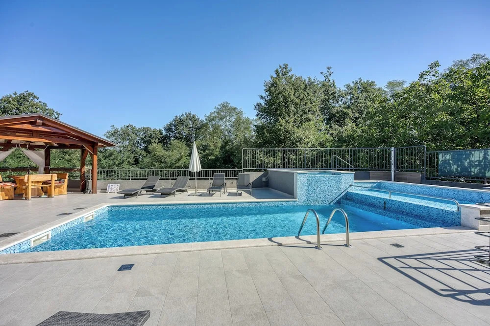 Pool House Klarina - Happy Rentals
