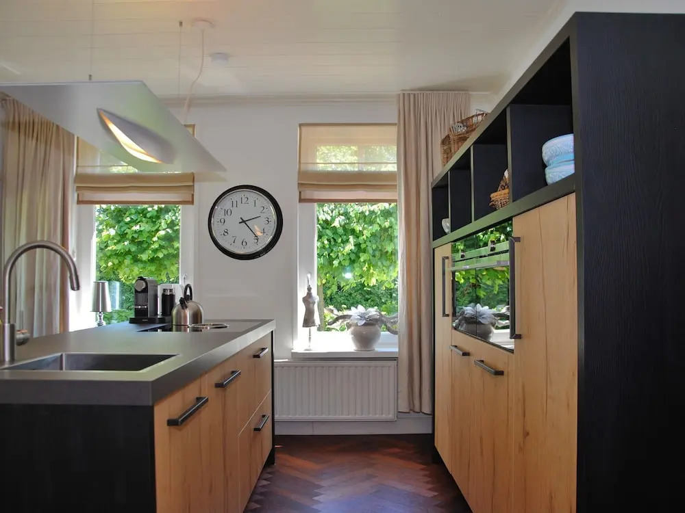 Charming Holiday Home in Ouddorp Near Sea