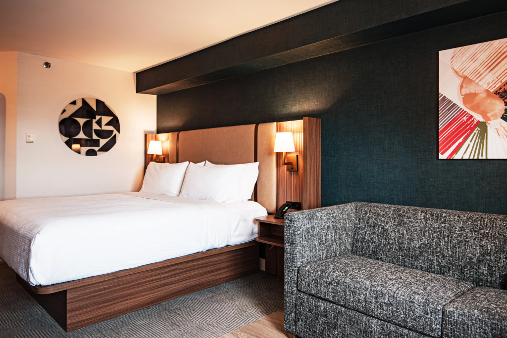 Holiday Inn & Suites Winnipeg Downtown by IHG