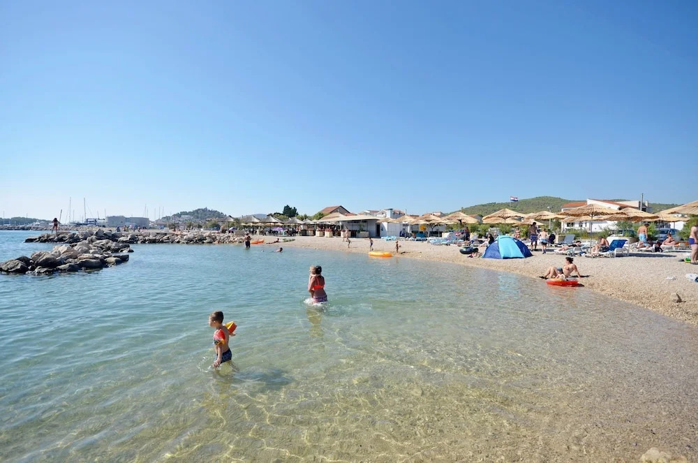 Apartments Antonela with sea view