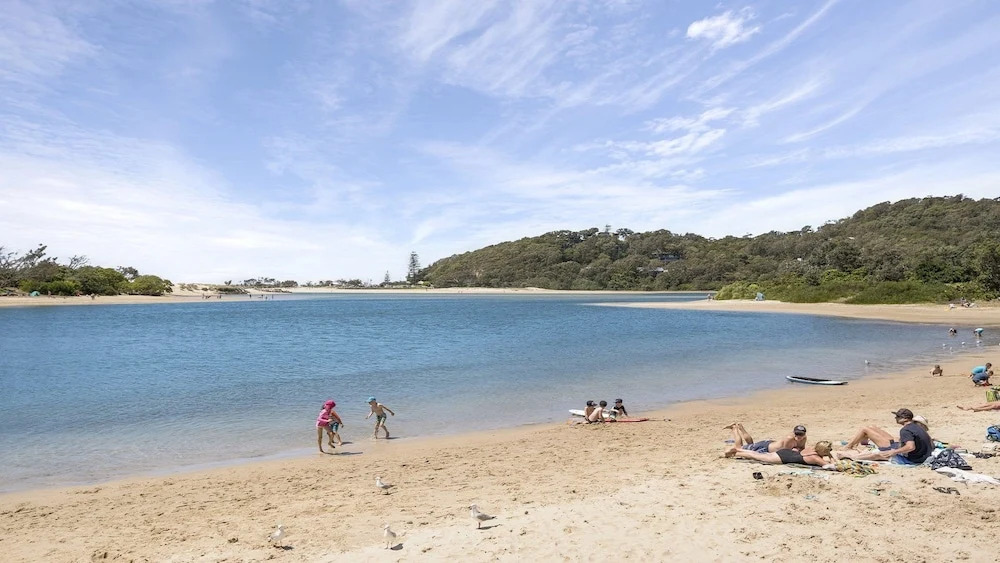 Palm Beach Absolute Beach Front Holiday Home