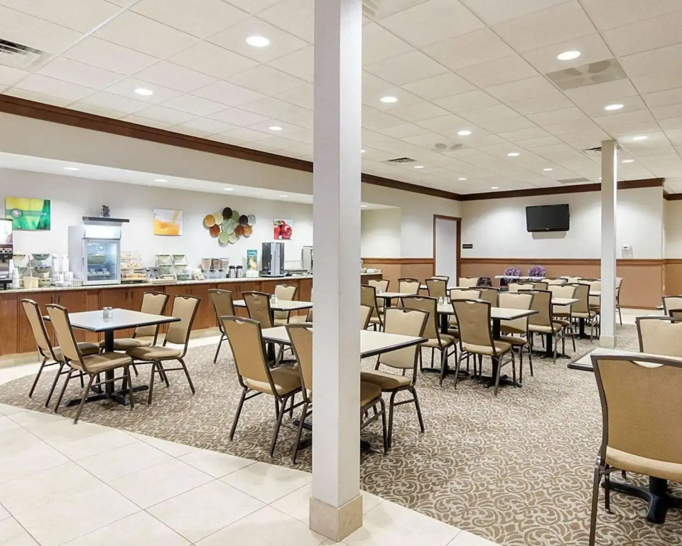 Baymont by Wyndham Jamestown Conference Center & Water Park