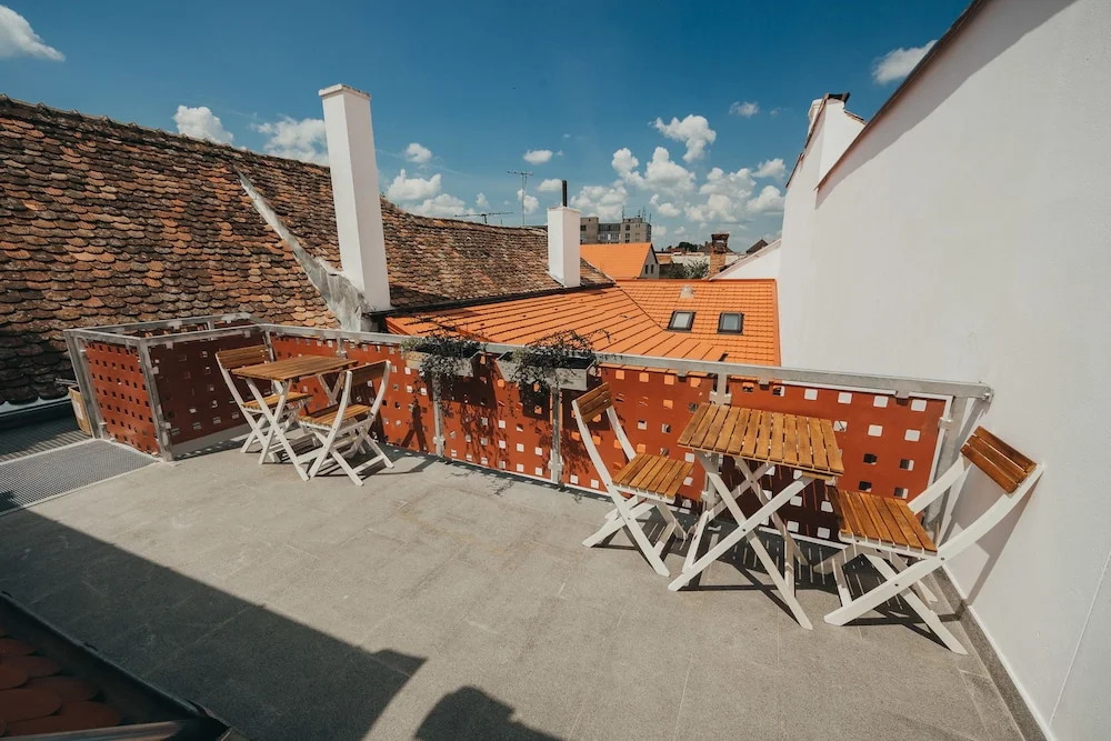 YellowBoot Aparthotel