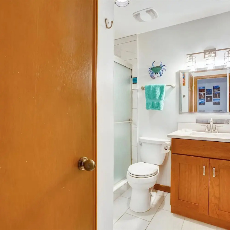 Sun-kissed FL Condo Ocean View Pool Free Tix