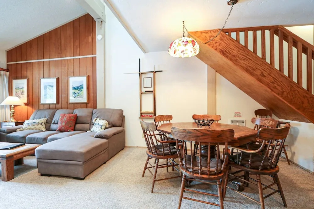 Summit 293 Bright, Spacious with Under Ground Parking, Walk to Eagle Lodge by RedAwning