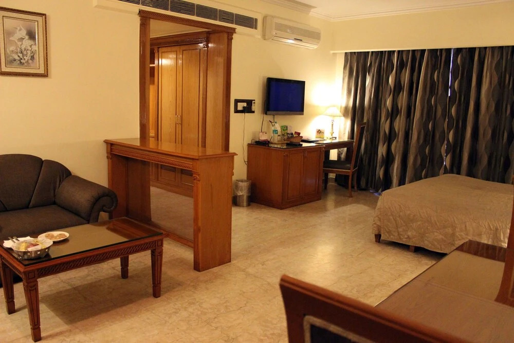 Hotel Om Tower