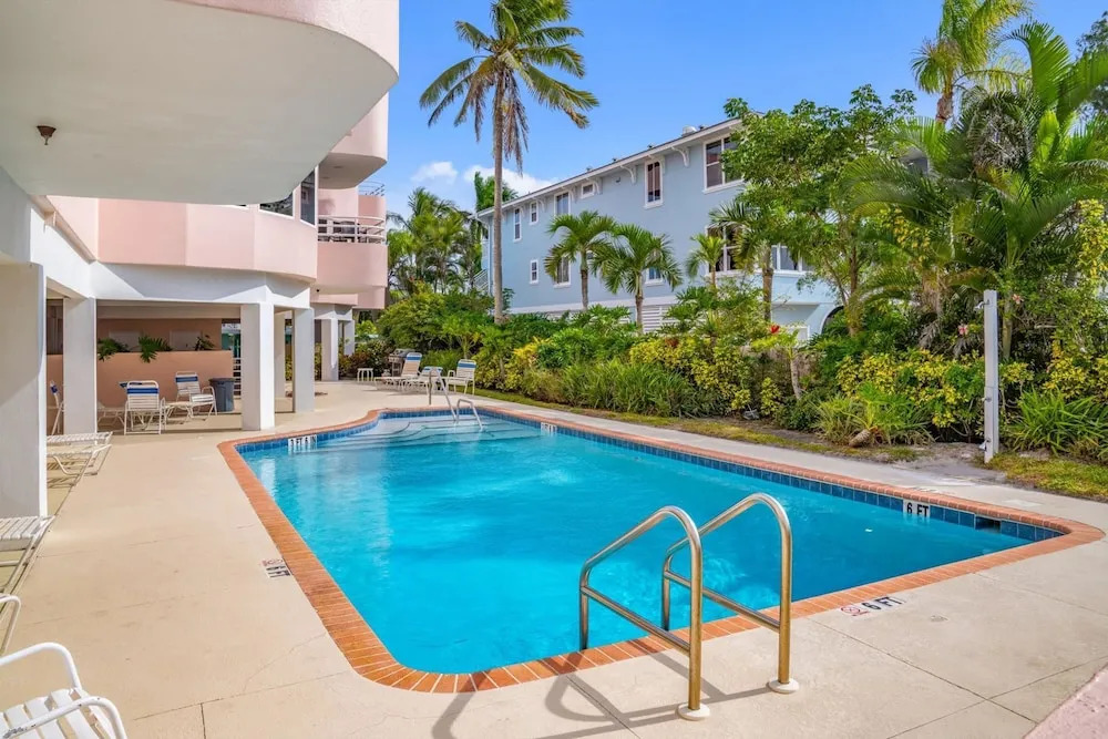 180 Degree Ocean Views Direct Access to Holmes Beach