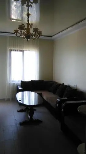 Flat Leselidze 3