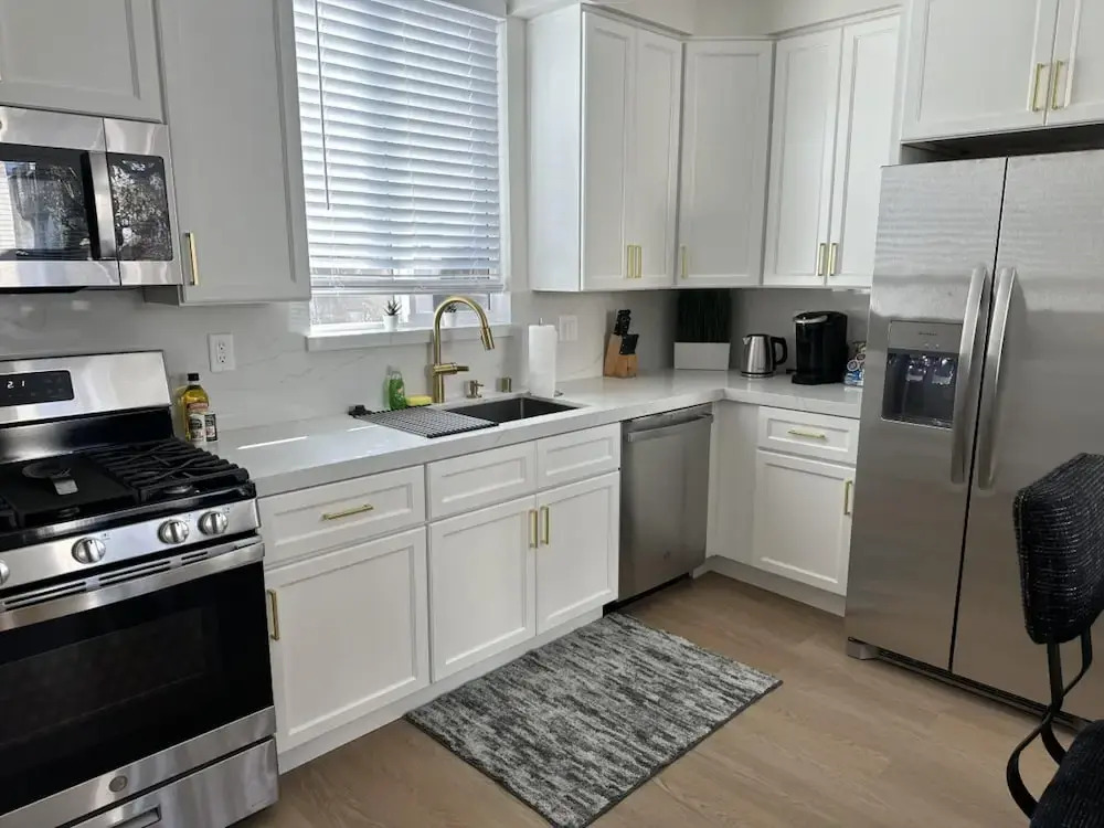 NEW 2BR House IN Glendale Built in 2024 With Garage Private Patio p77