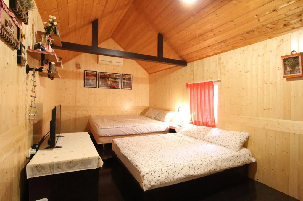 Curve Cottage