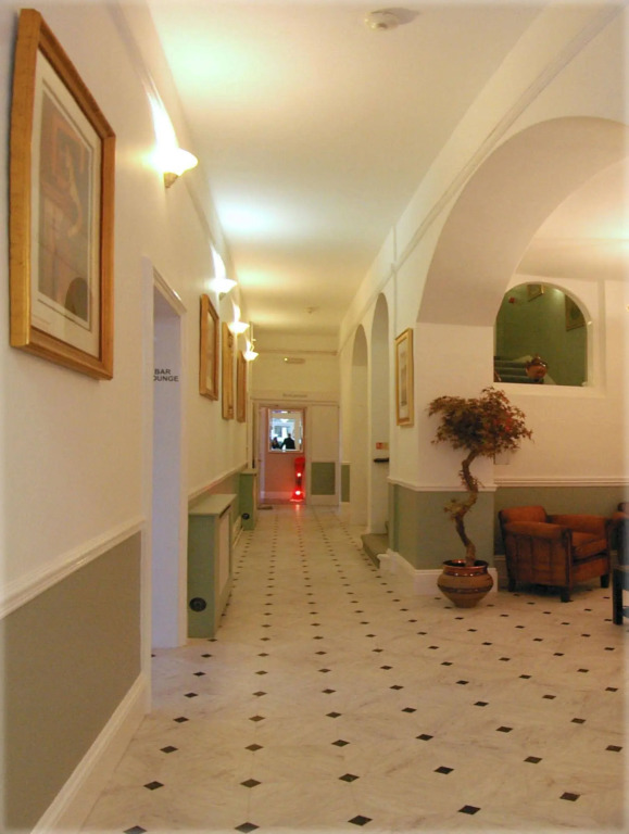 Commonwood Manor