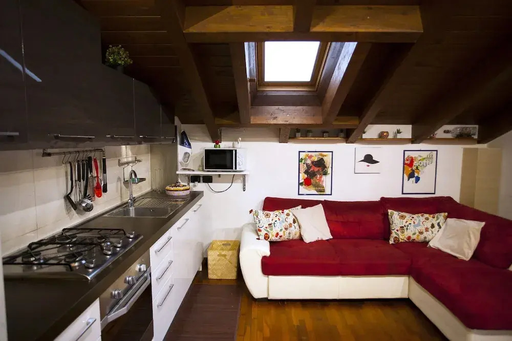 Bnbook - Train Station Loft