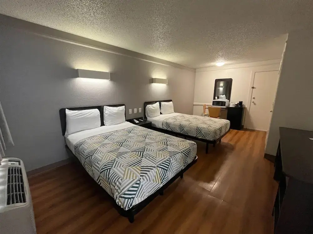 Studio 6 Suites Euless, TX - DFW West