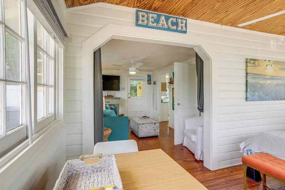 Sunny Treasure Island Bungalow, 200 Steps to Beach, Treasure Island