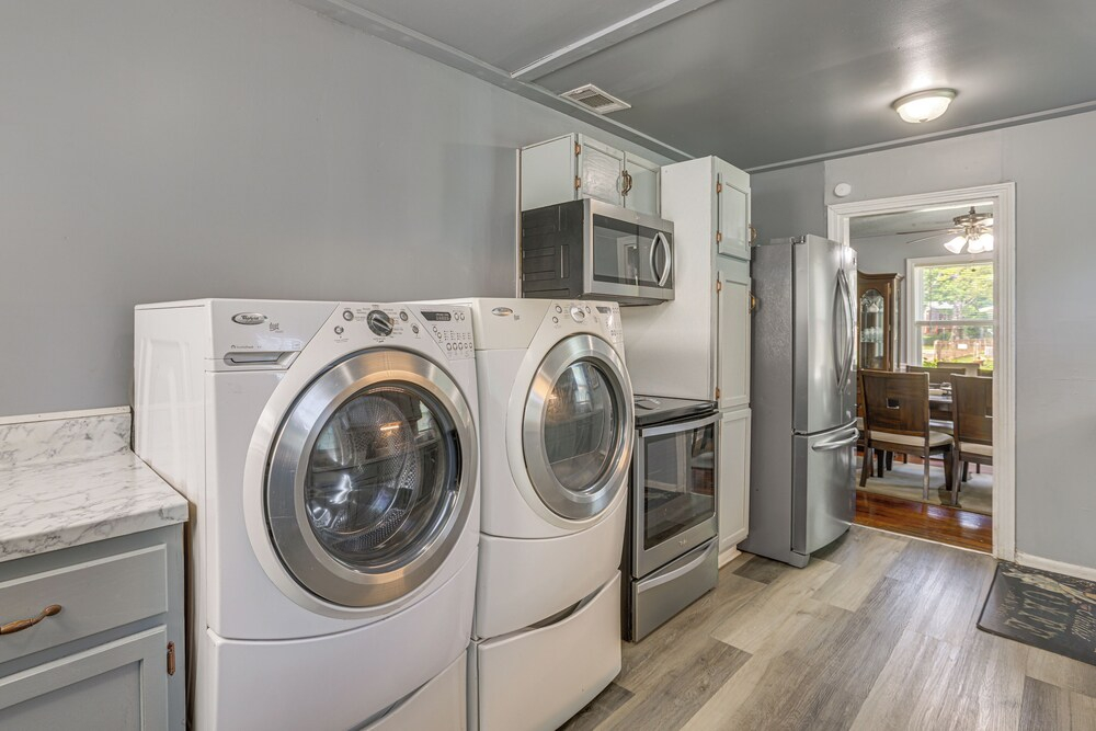 3 Mi to Downtown: Family-Friendly Birmingham Home