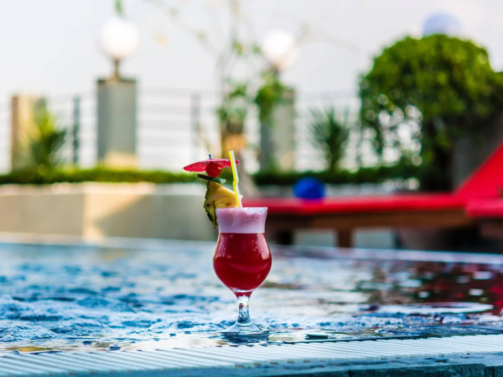 Diamond Palace Resort & Sky Bar