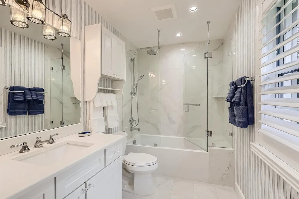 Banyan Cove 4bd 4.5ba Private Pool and Parking