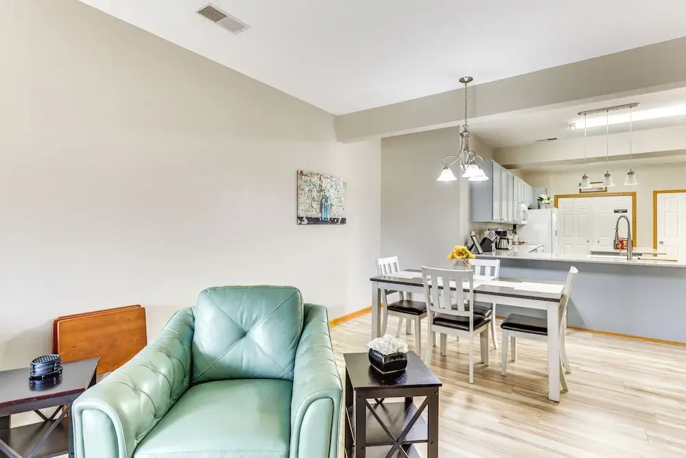 Lake Mills Retreat: 1 Mi to Beaches & Dining!