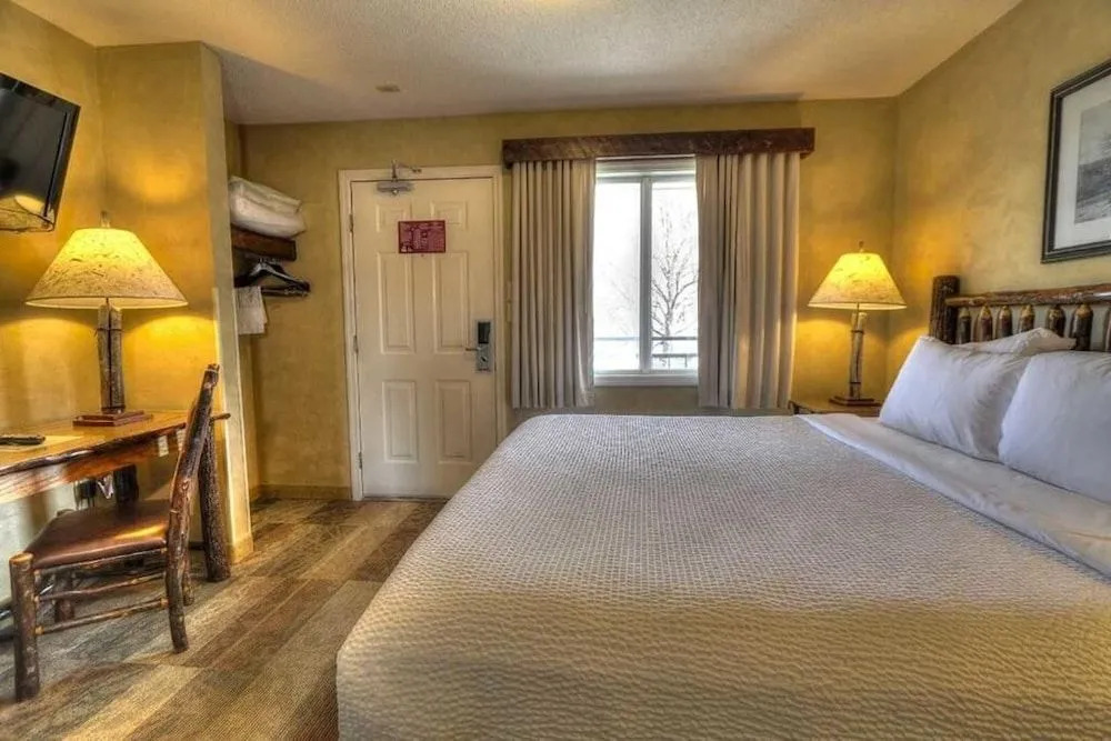 Oak Tree Lodge