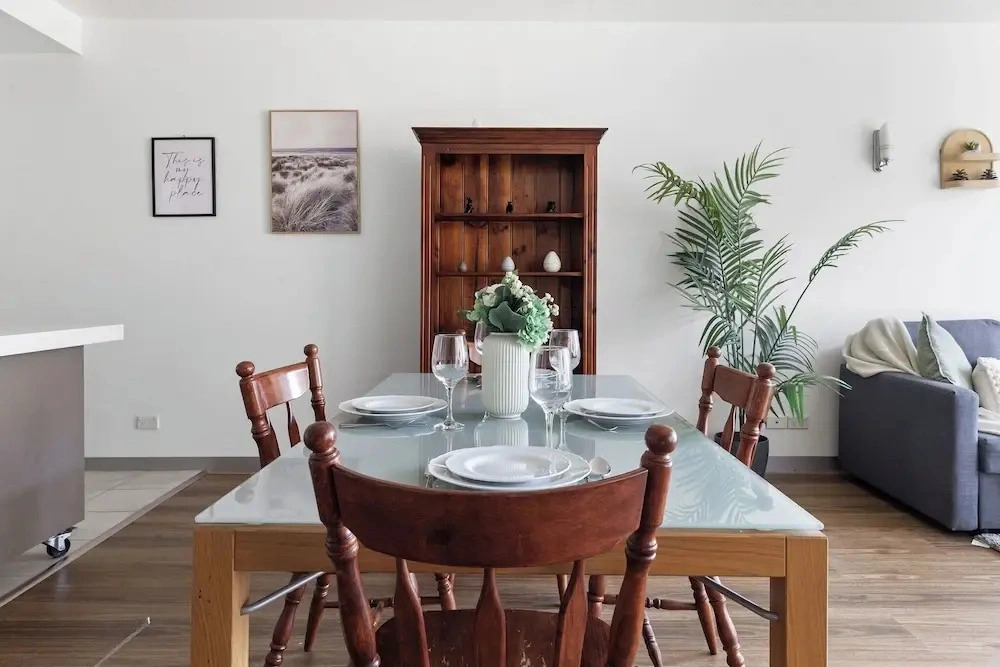 A Chic 2BR Apt Near Melbourne Uni, Free Parking