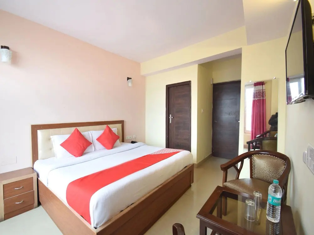 OYO 8439 Hotel Howard