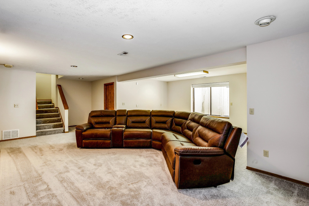 Amazing 3 bedroom House in Upscale Part of Town!
