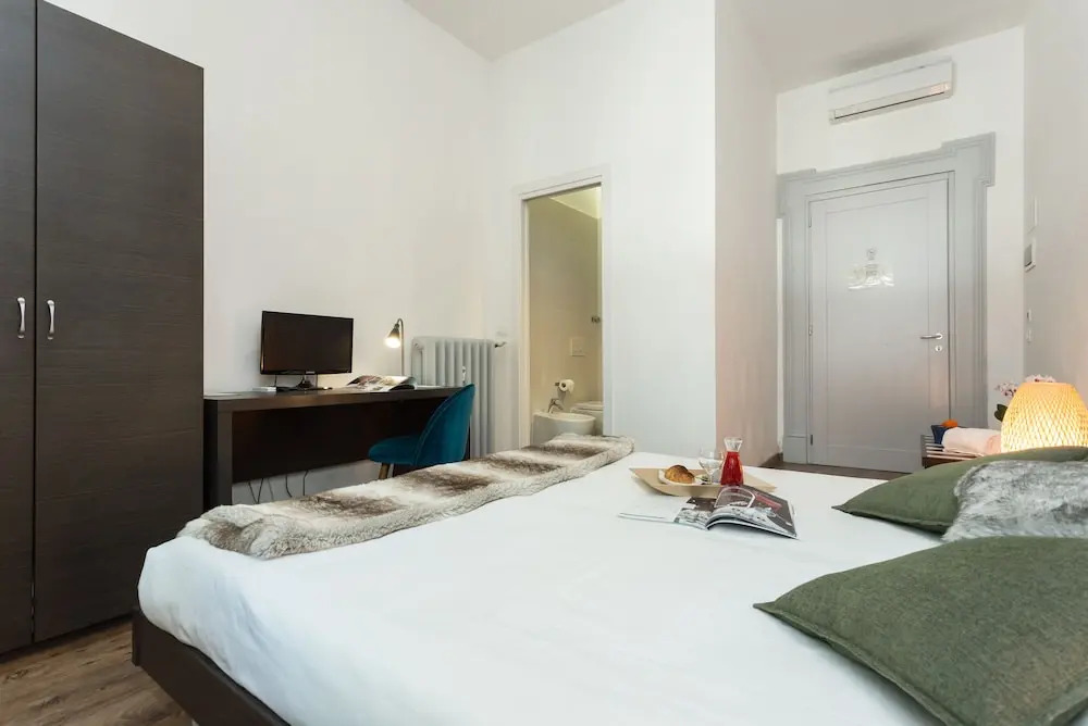 The Leoncino Hotel