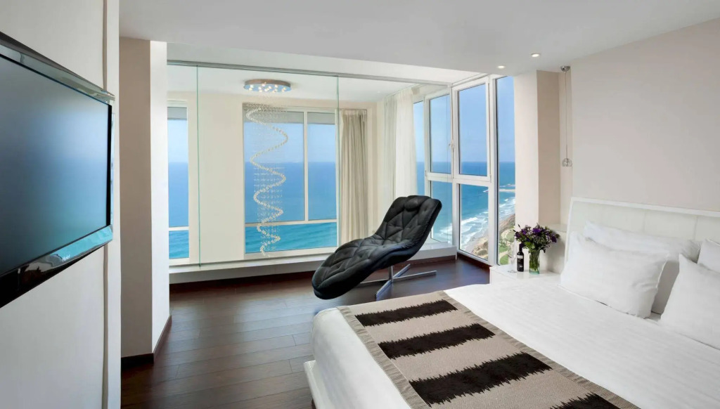 Island Luxurious Suites Hotel and Spa