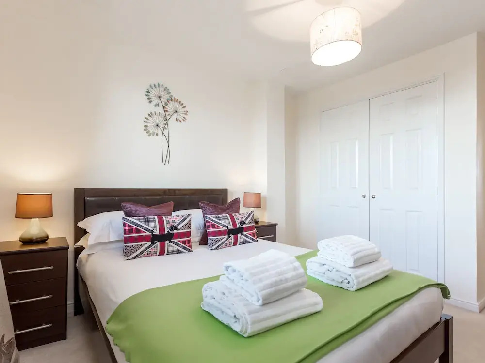 Bay Retreat- Moments from Hamworthy Park
