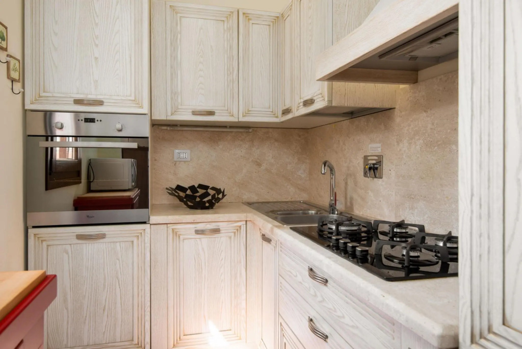 Apartment has a double bedroom with sea view, a bathroom with a shower, large living room with sofa--MOLARA 3_PP