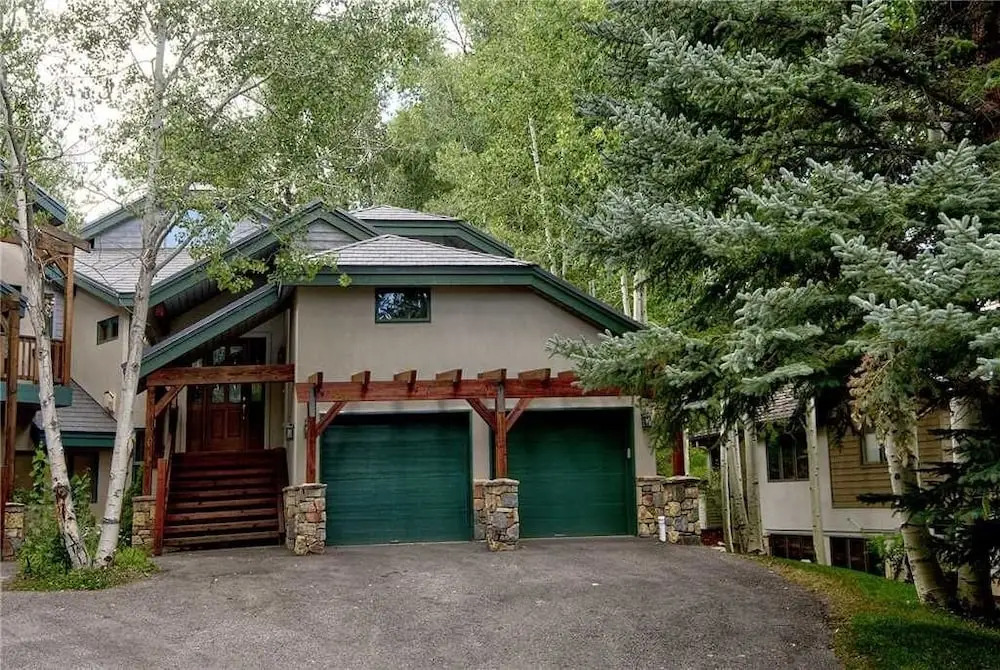 254 Arrowhead Dr. Unit B 5 Bedroom Duplex